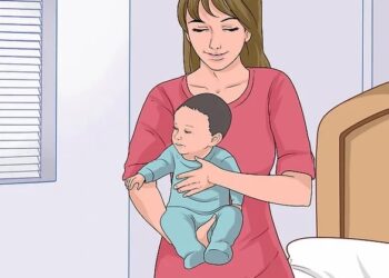 Trẻ 4 tháng tuổi đã bế ngồi được chưa