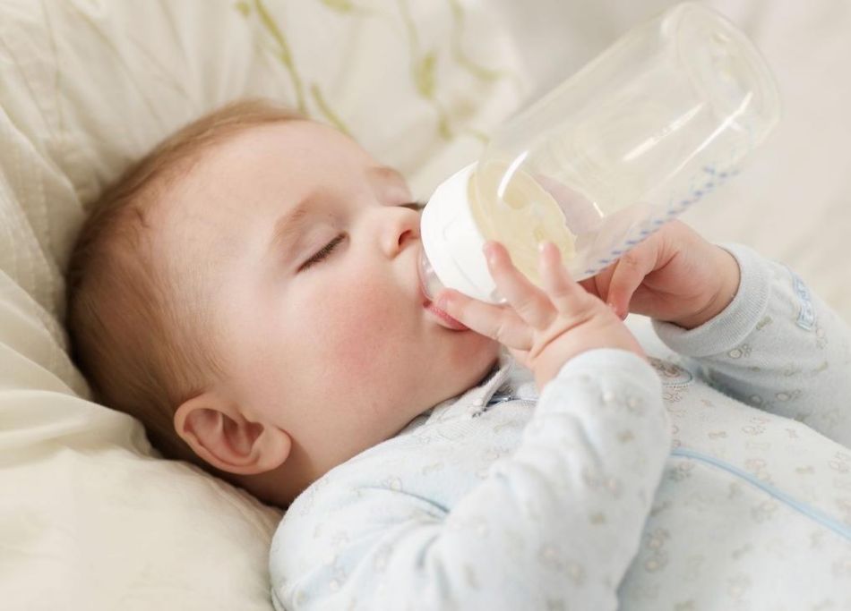 Dấu hiệu nhận biết trẻ 4 tháng uống đủ sữa