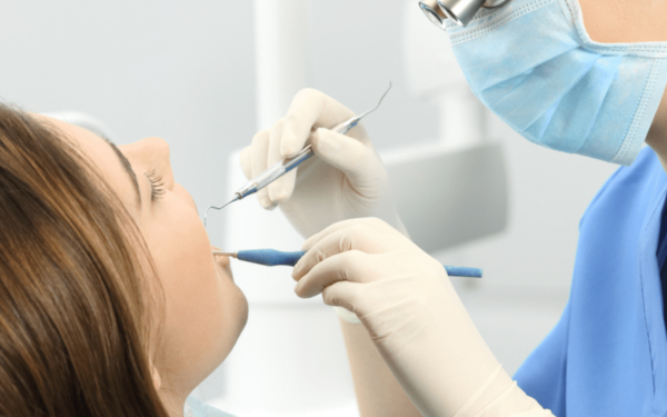 Bọc Răng Sứ Có Tẩy Trắng Được Không? Cách Chăm Sóc Răng Sứ